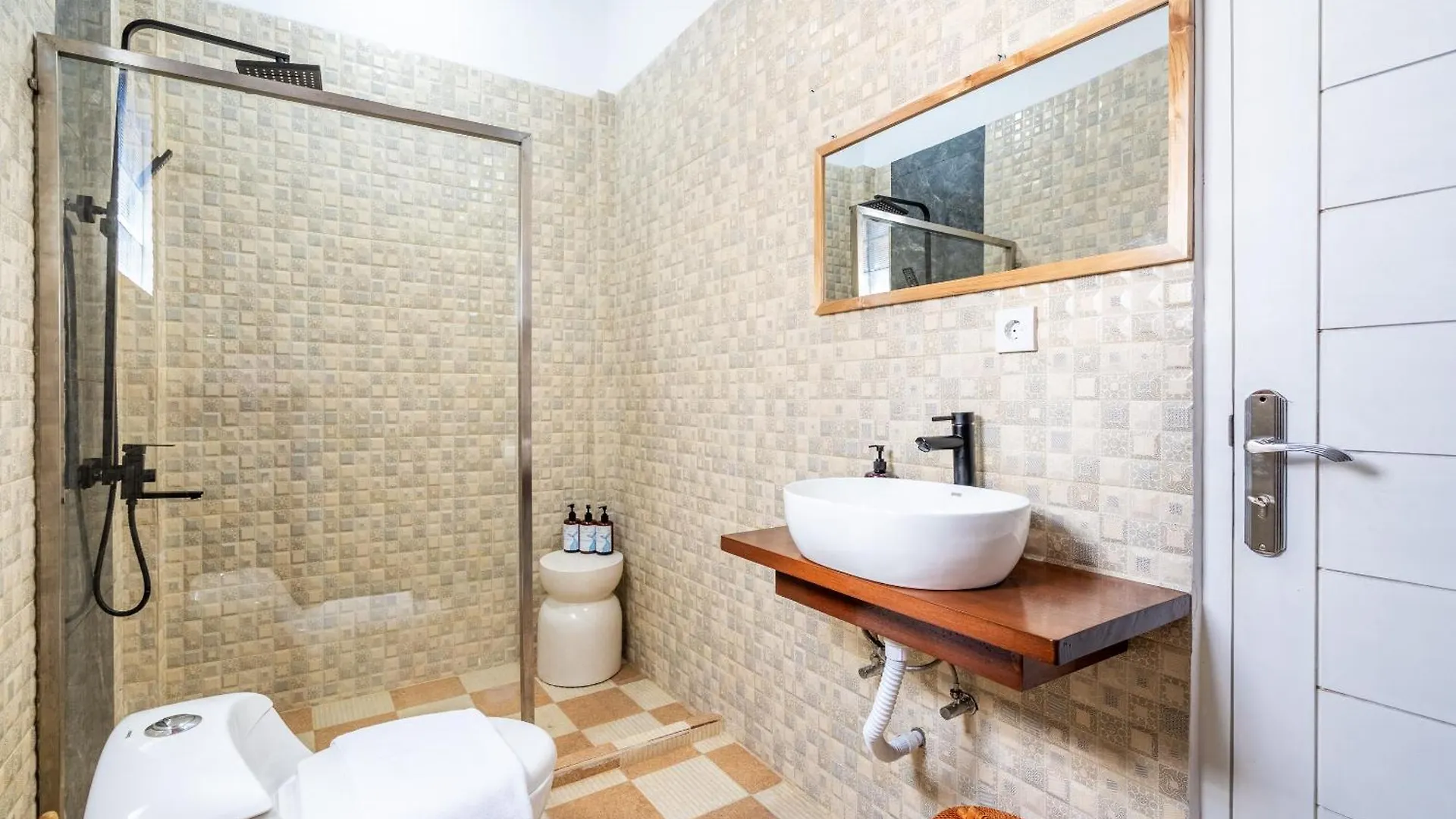 Rumah Kodel3 By Ibali Management Seminyak  Indonesia