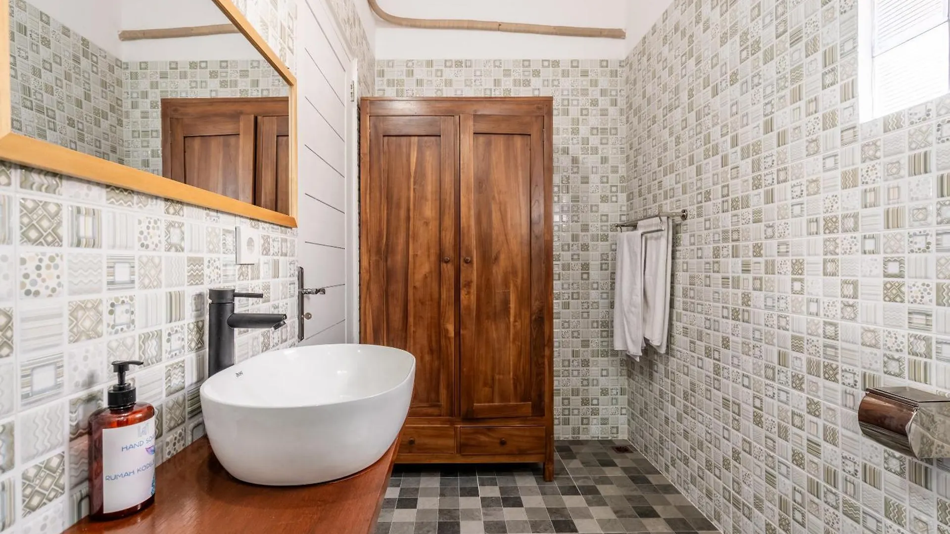Apartment Rumah Kodel3 By Ibali Management Seminyak  Indonesia