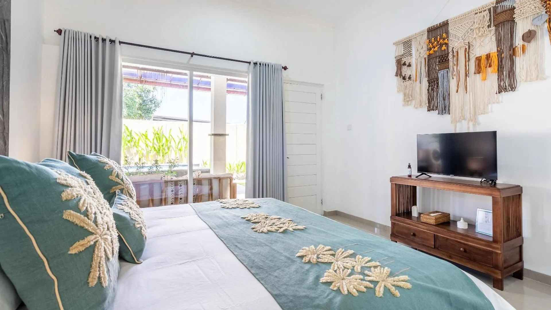 Rumah Kodel3 By Ibali Management Seminyak  Apartment